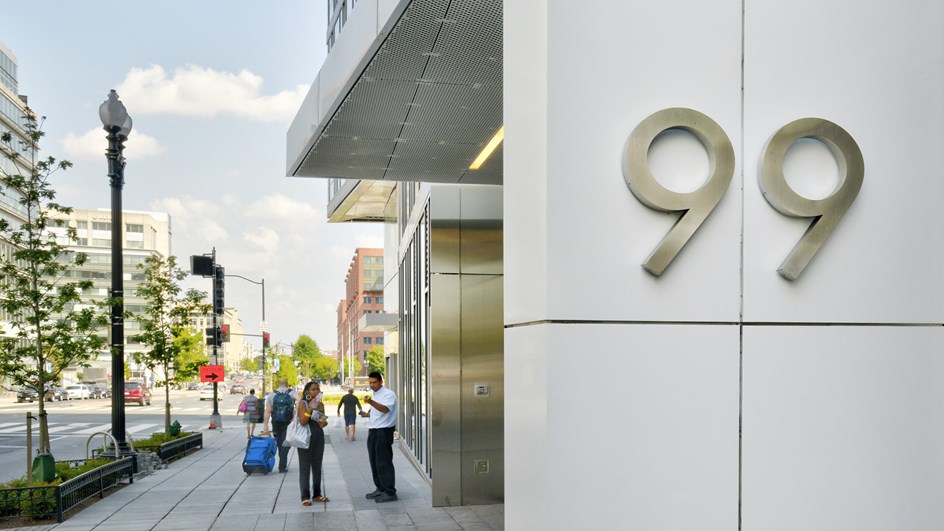 99m-01
