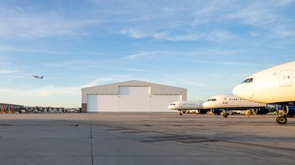 Los Angeles International Airport (LAX)  Delta Air Lines Maintenance Hangar 