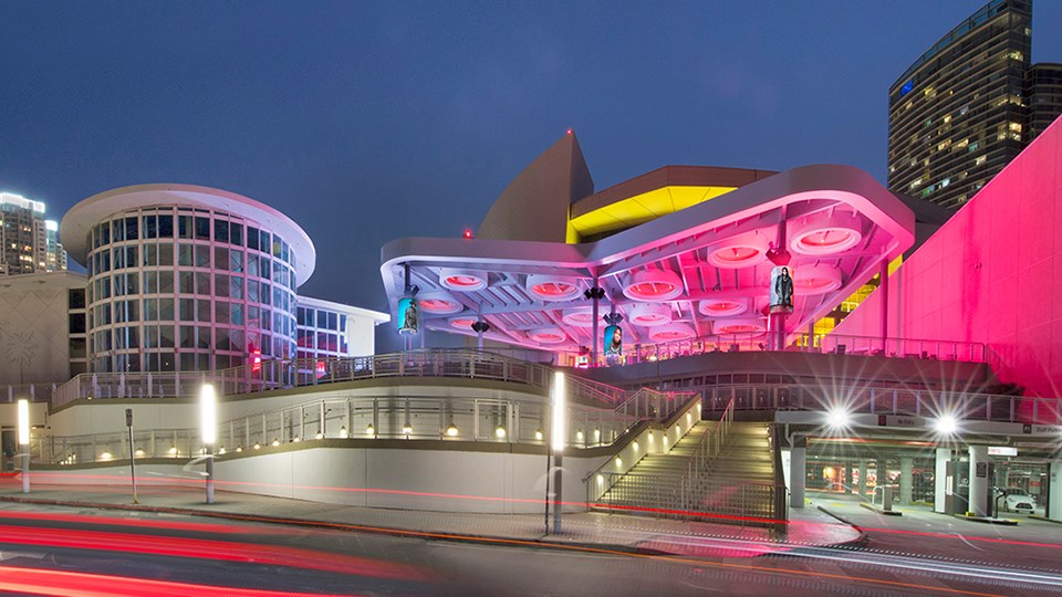 american-airlines-arena-solar-canopy