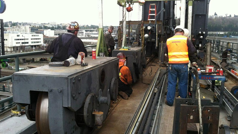 safeco-field-roof-wheel-assembly