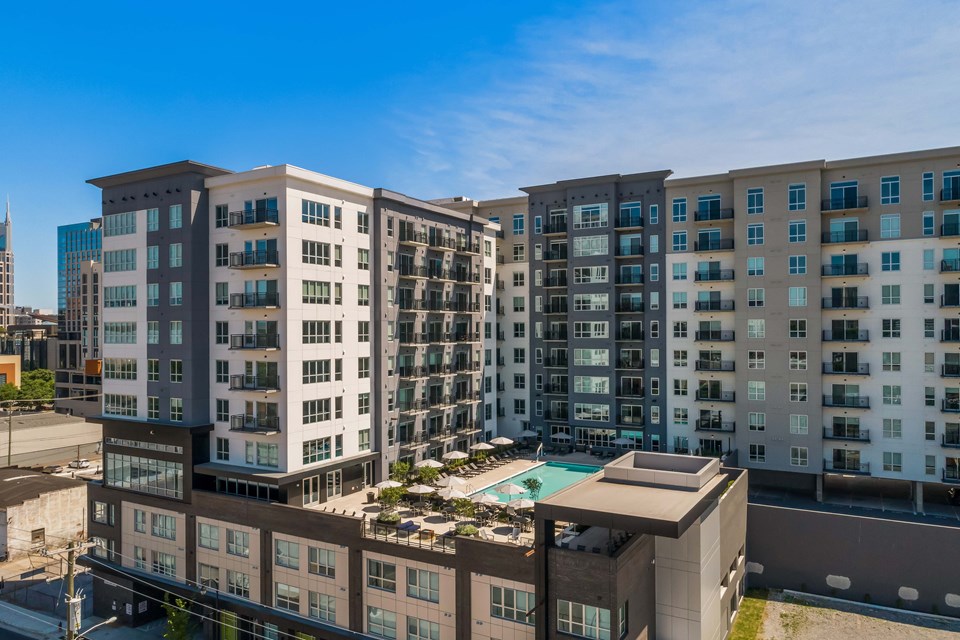 Sixth South is downtown Nashville living at its finest. Located near The Gulch, it offers convenience to work, award-winning restaurants, Broadway honky-tonks, sports, and music venues and an array of outdoor activities. (Photo credit: Kaltenbach Photography)