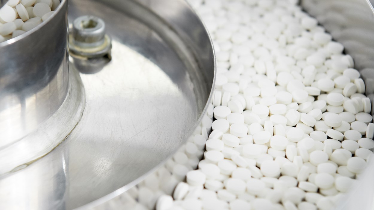 close-up-pill-sorting-machine