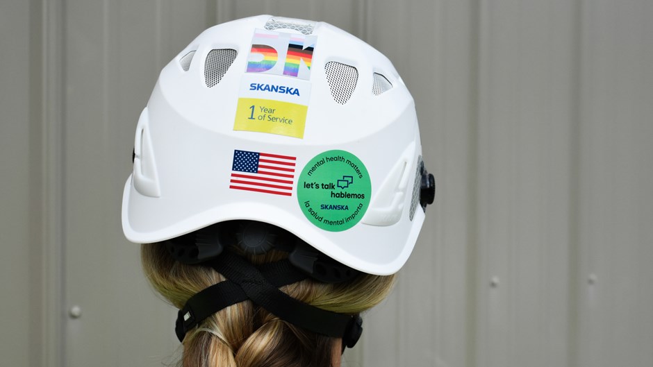 Wearing a Green Sticker signals that you are willing and able to help someone who has a mental health concern. 